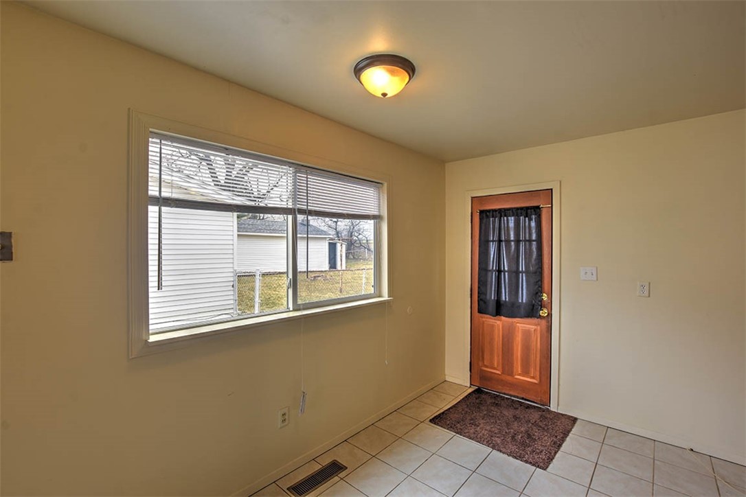 2903 East Cardinal Drive Decatur, IL 62526 - Photo 10 of 19