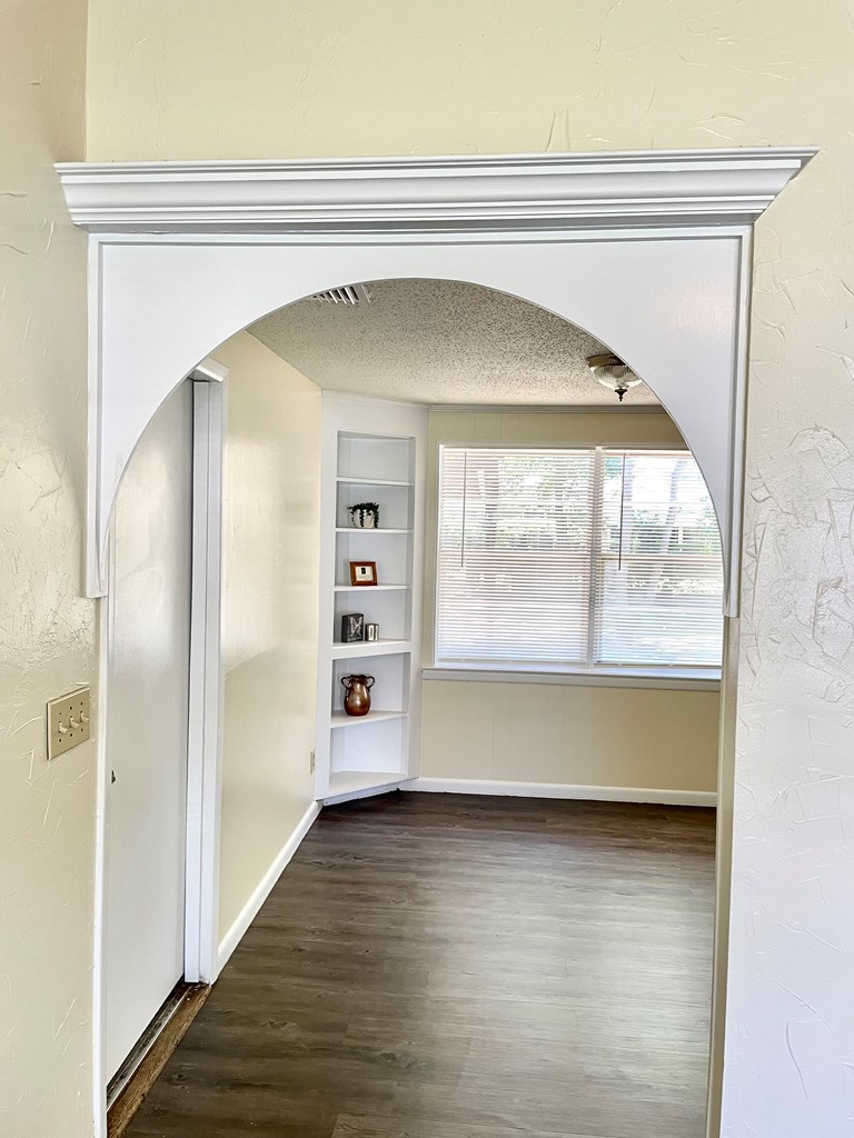 509 Explorer Circle Dothan, AL 36301 - Photo 15 of 21 Arched Doorways