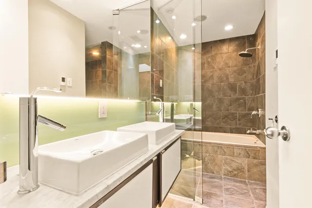 $4,900 | 526 Manila Avenue, Unit 2, Jersey City, NJ 07302