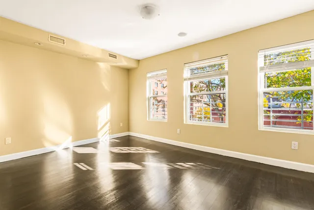 $4,900 | 526 Manila Avenue, Unit 2, Jersey City, NJ 07302