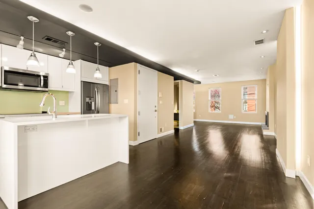 $4,900 | 526 Manila Avenue, Unit 2, Jersey City, NJ 07302