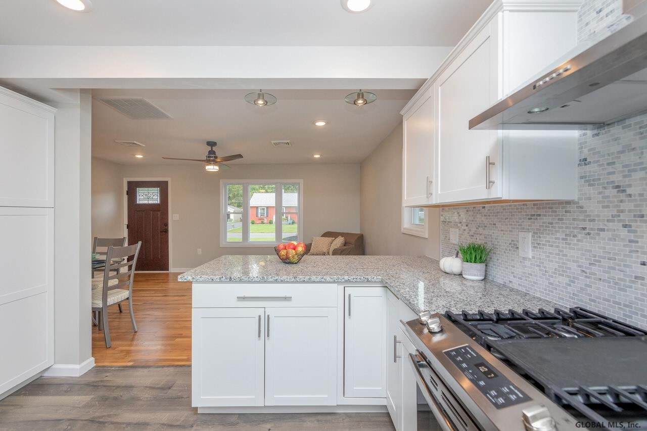 9 Wellington Road Bethlehem, NY 12054 - Photo 11 of 41 Photo 11