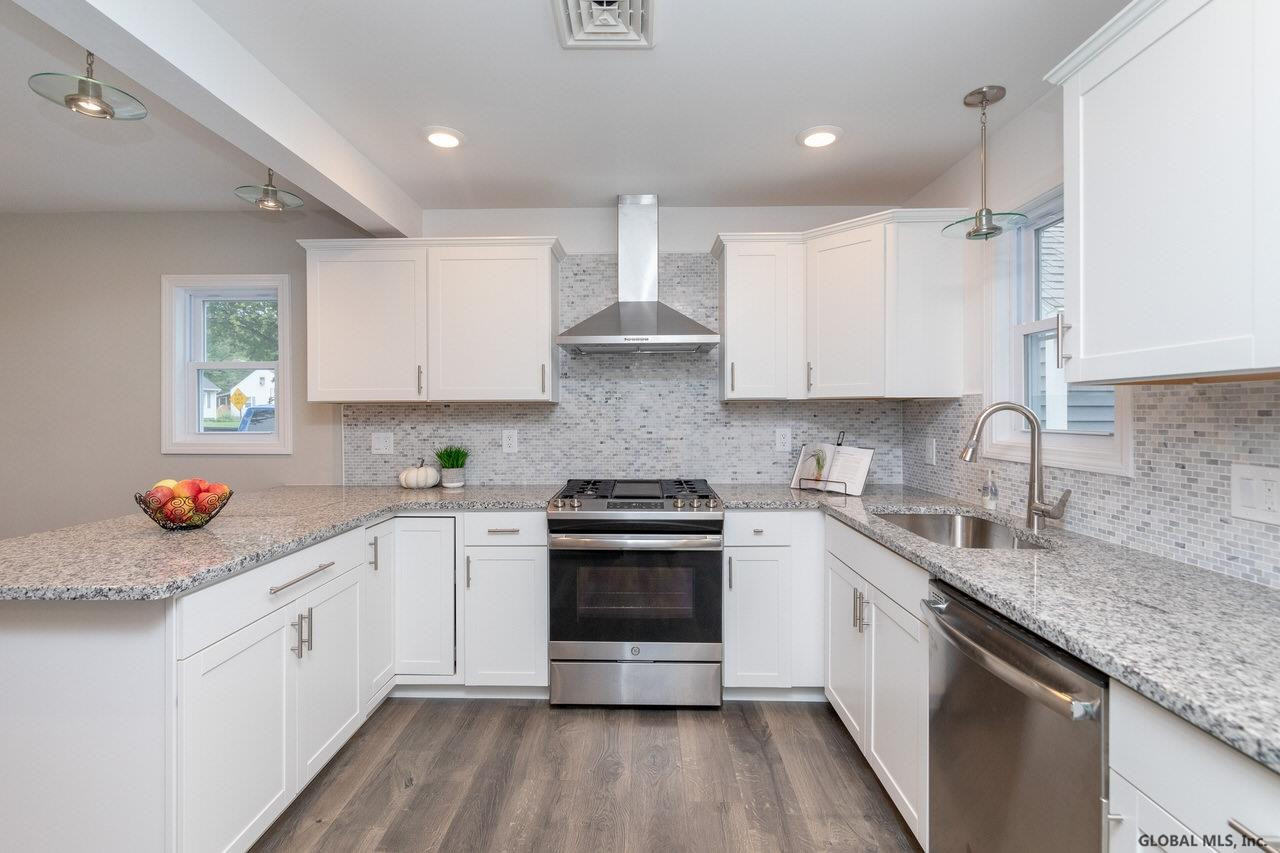 9 Wellington Road Bethlehem, NY 12054 - Photo 13 of 41 Photo 13