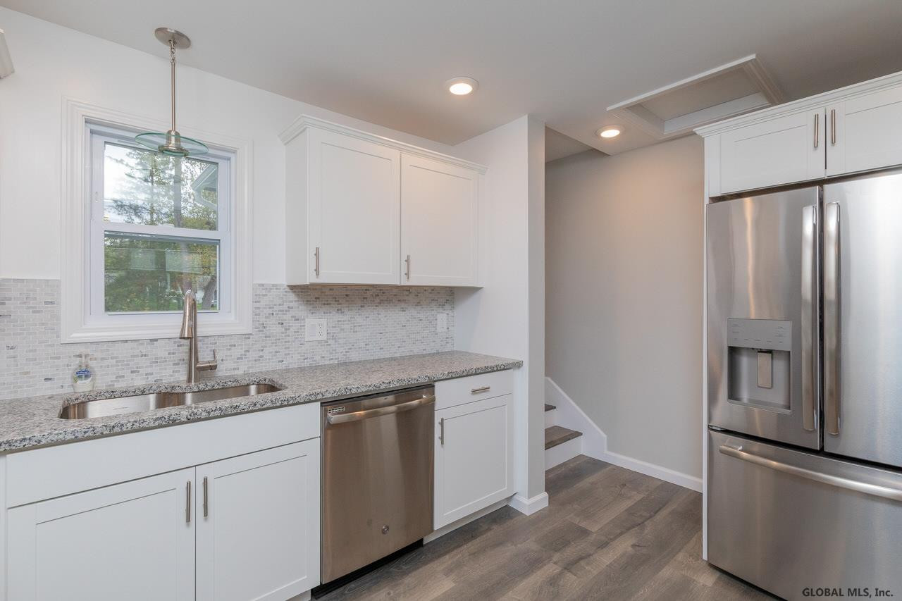 9 Wellington Road Bethlehem, NY 12054 - Photo 16 of 41 Photo 16