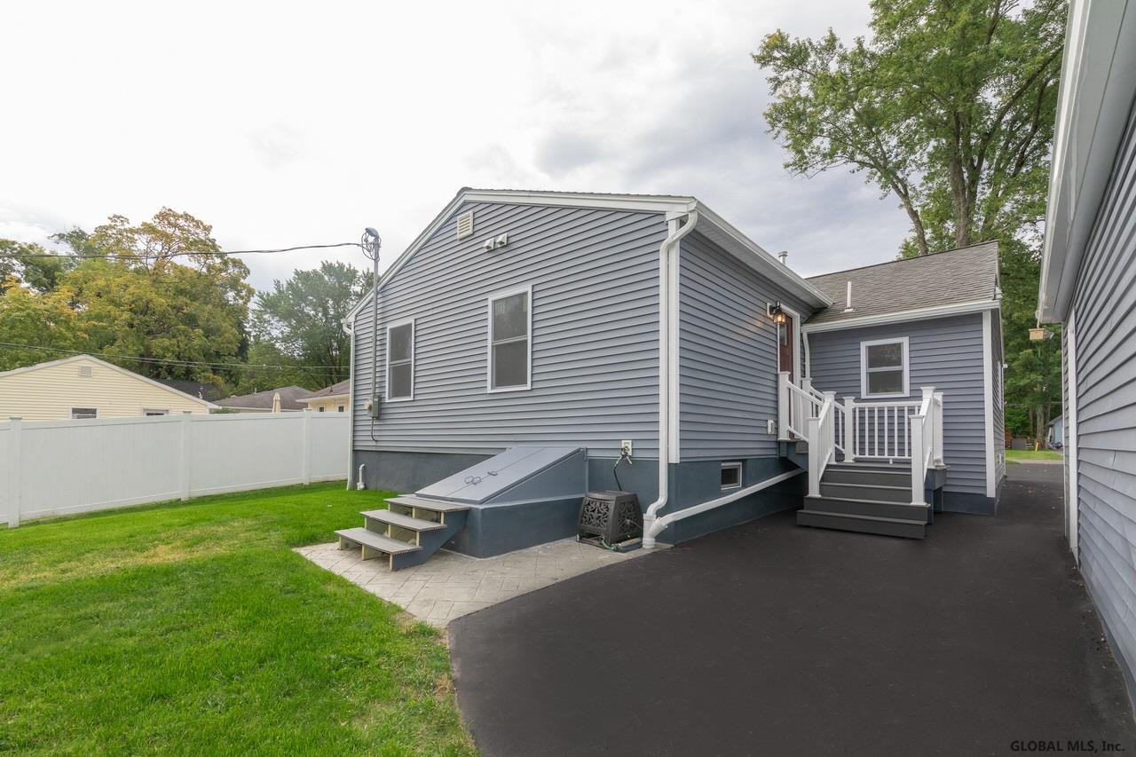 9 Wellington Road Bethlehem, NY 12054 - Photo 36 of 41 Photo 36