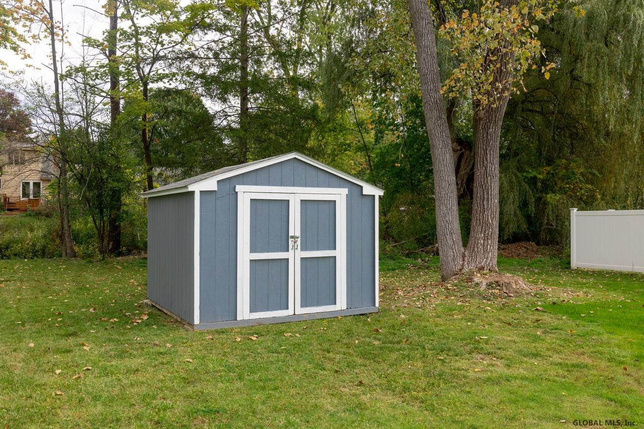 9 Wellington Road Bethlehem, NY 12054 - Photo 40 of 41 Photo 40