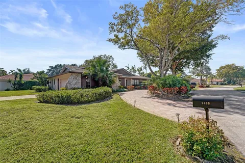 $1,010,000 | 9600 Conchshell Manor, Plantation, FL 33324