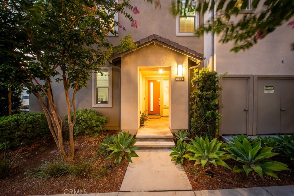 204 Keeper Irvine, CA 92618 - Photo 4 of 29
