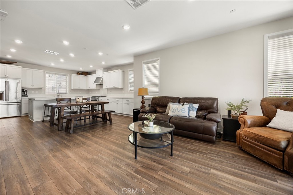 204 Keeper Irvine, CA 92618 - Photo 8 of 29