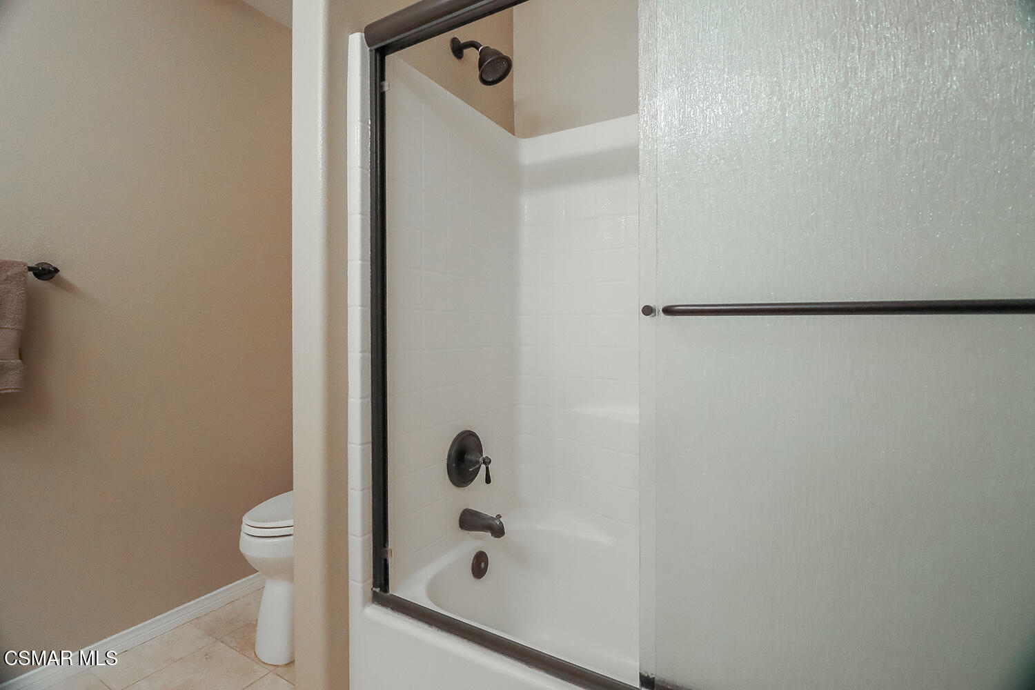 963 Corte Augusta Camarillo, CA 93010 - Photo 30 of 52 fHall Bath3