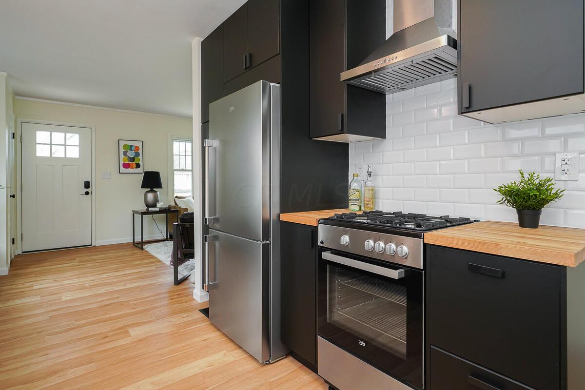 2285 Cranford Road Columbus, OH 43221 - Photo 11 of 32 kitchen 4