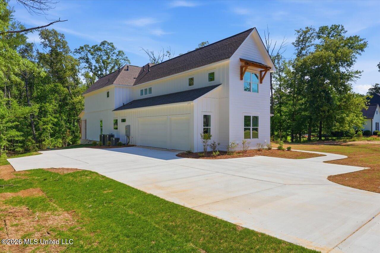 137 View Pointe Drive Clinton, MS 39056 - Photo 3 of 67 03-135 Viewpointe Drive _ Hometoursms.co