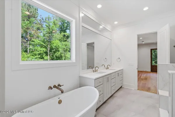 $969,000 | 137 View Pointe Drive, Clinton, MS 39056