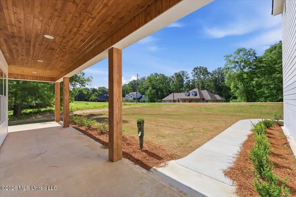 $969,000 | 137 View Pointe Drive, Clinton, MS 39056