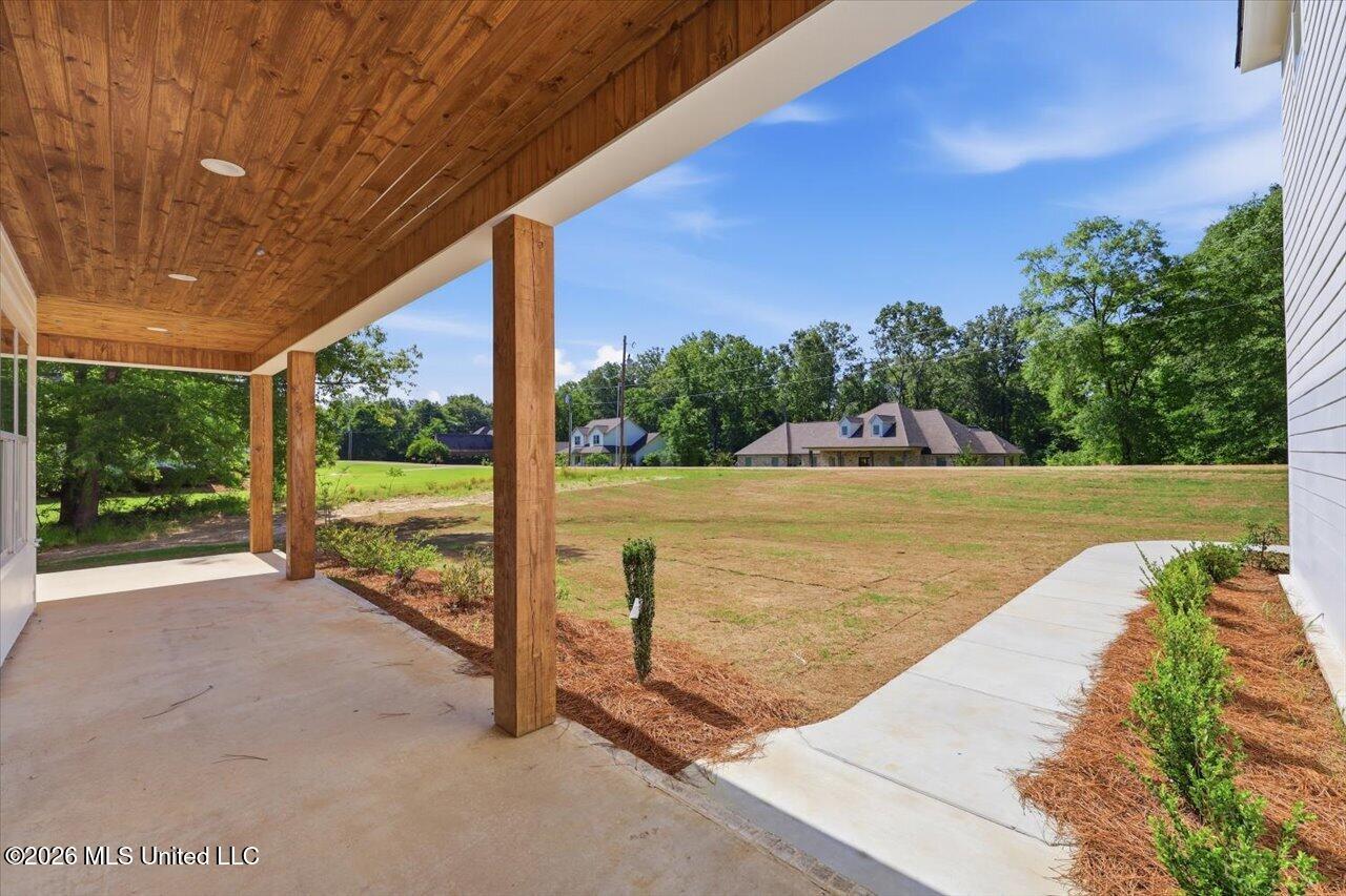 137 View Pointe Drive Clinton, MS 39056 - Photo 5 of 67 05-135 Viewpointe Drive _ Hometoursms.co