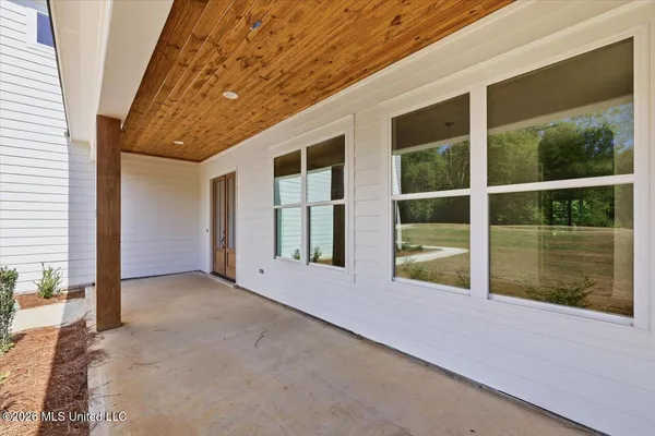 $969,000 | 137 View Pointe Drive, Clinton, MS 39056