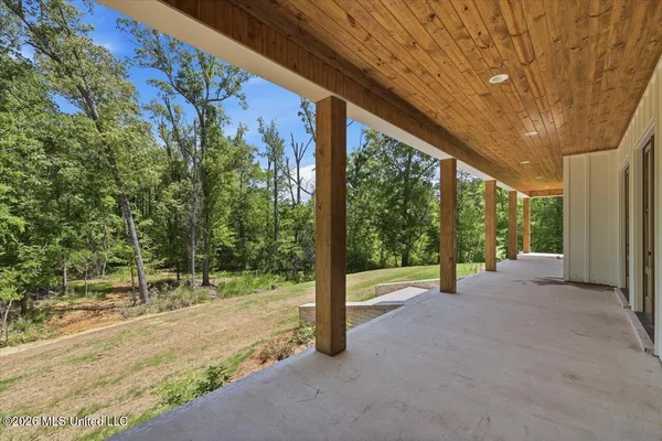 $969,000 | 137 View Pointe Drive, Clinton, MS 39056