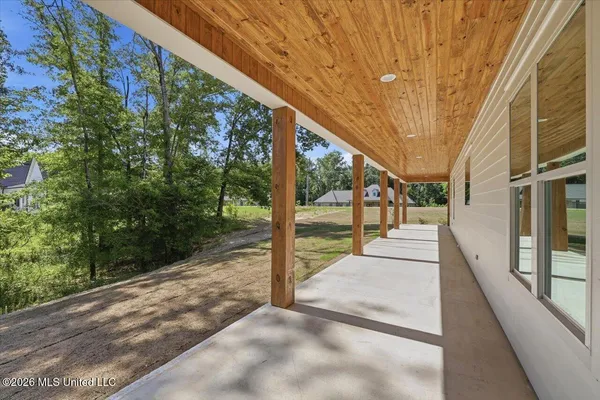 $969,000 | 137 View Pointe Drive, Clinton, MS 39056