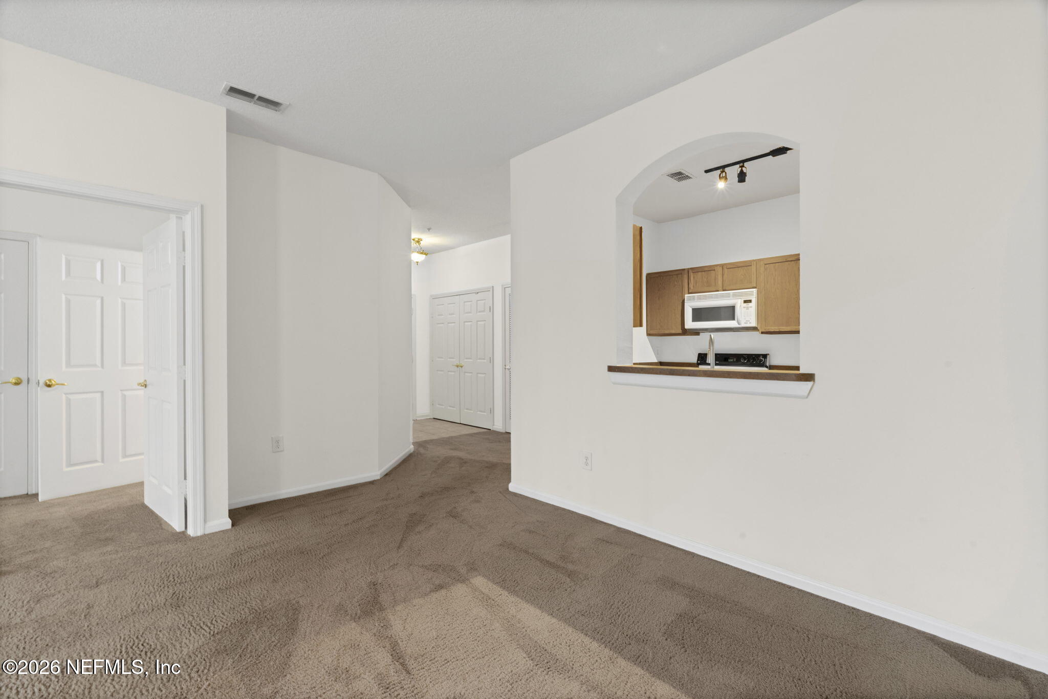 10550 Baymeadows Road, Unit 601 Jacksonville, FL 32256 - Photo 23 of 37 Dining area