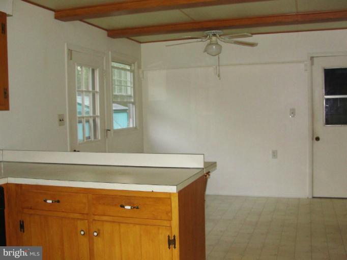 128 Doncaster Road Joppa, MD 21085 - Photo 5 of 11 Kitchen