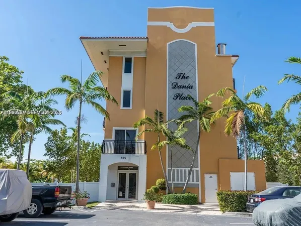 $390,000 | 555 East Dania Beach Boulevard, Unit 5, Dania Beach, FL 33004