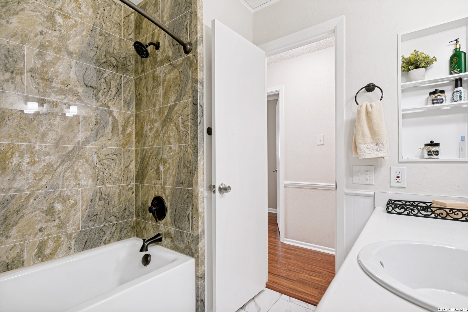5927 Forest Ridge San Antonio, TX 78240 - Photo 17 of 25