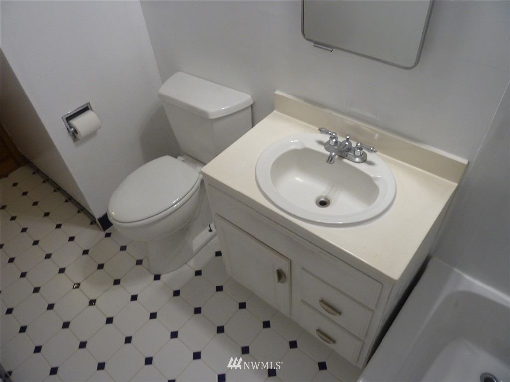 11706 Masonic Road Southwest Lakewood, WA 98498 - Photo 11 of 24 Gallery Image 11
