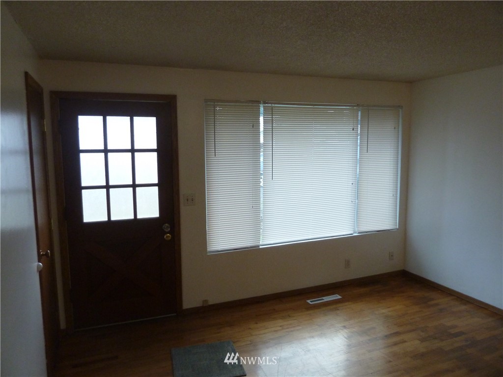 11706 Masonic Road Southwest Lakewood, WA 98498 - Photo 5 of 24 Gallery Image 5
