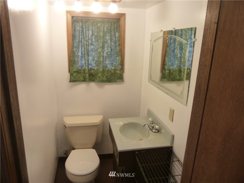 11706 Masonic Road Southwest Lakewood, WA 98498 - Photo 10 of 24 Gallery Image 10