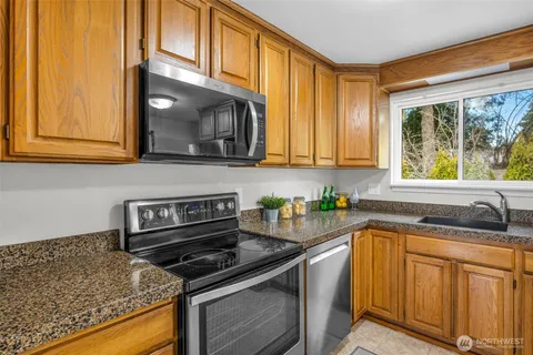 $880,000 | 17546 Fremont Avenue North, Shoreline, WA 98133