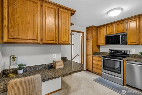 $880,000 | 17546 Fremont Avenue North, Shoreline, WA 98133