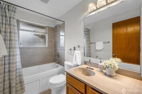 $880,000 | 17546 Fremont Avenue North, Shoreline, WA 98133