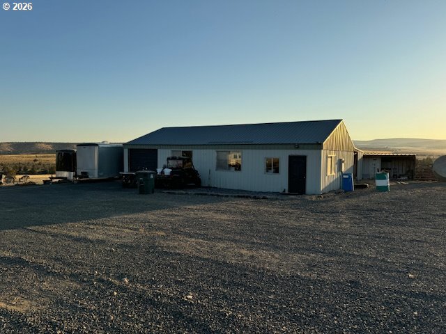 950 Southeast Dover Lane Madras, OR 97741 - Photo 3 of 27 Garage