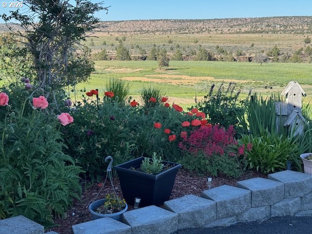 950 Southeast Dover Lane Madras, OR 97741 - Photo 9 of 27