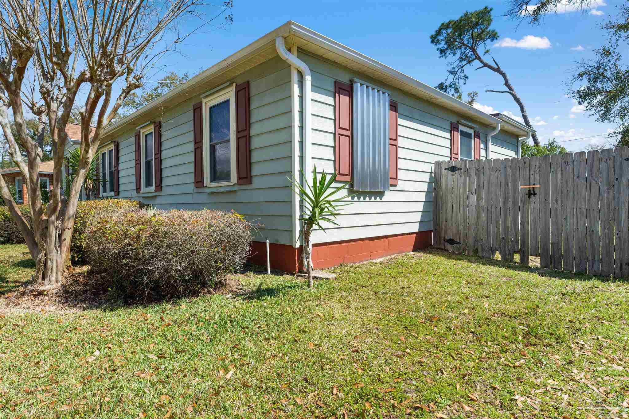 212 Southeast Kalash Road Pensacola, FL 32507 - Photo 9 of 29