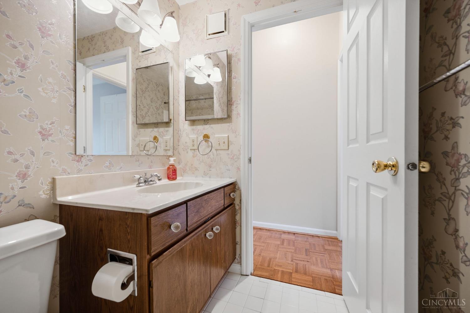 7633 Montgomery Road, Unit 7633 Cincinnati, OH 45236 - Photo 38 of 62 Gallery Image 38