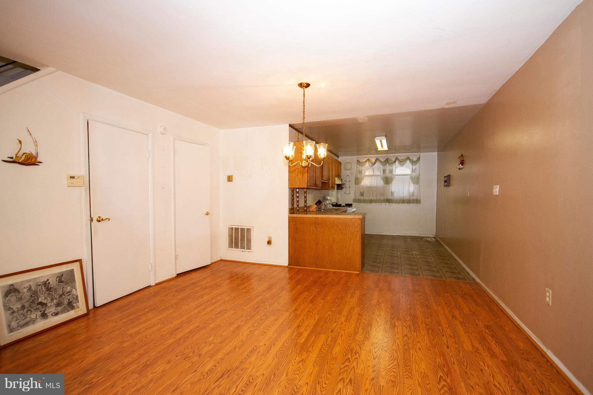 4824 Midline Road Baltimore, MD 21206 - Photo 14 of 20