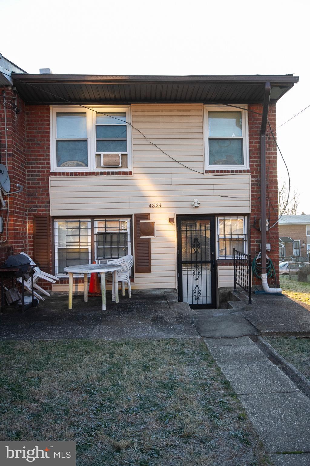 4824 Midline Road Baltimore, MD 21206 - Photo 4 of 20