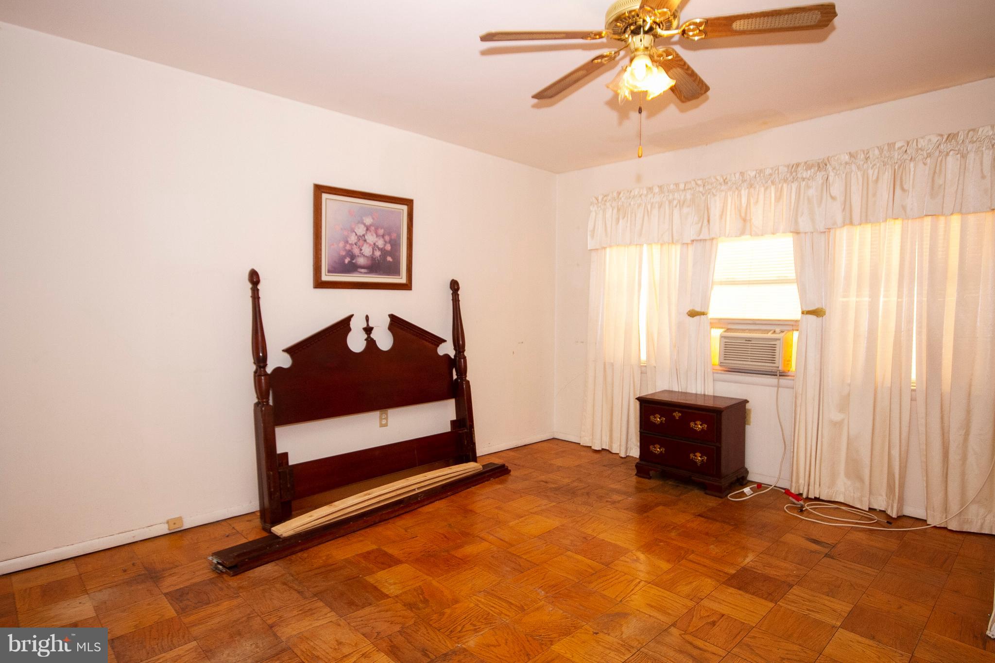 4824 Midline Road Baltimore, MD 21206 - Photo 5 of 20