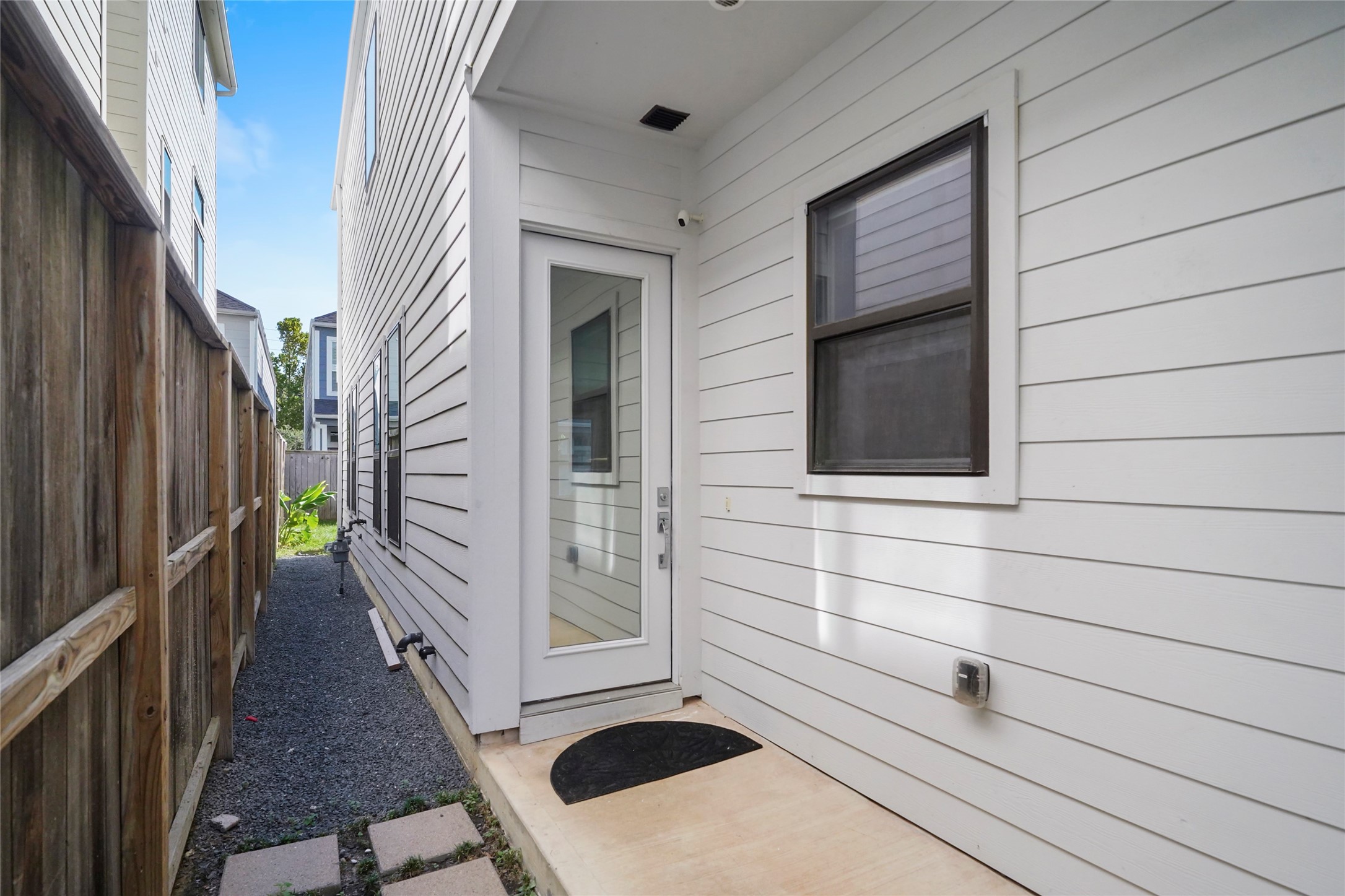 4123 Eigel Street Houston, TX 77007 - Photo 2 of 25 a view of front door of a house