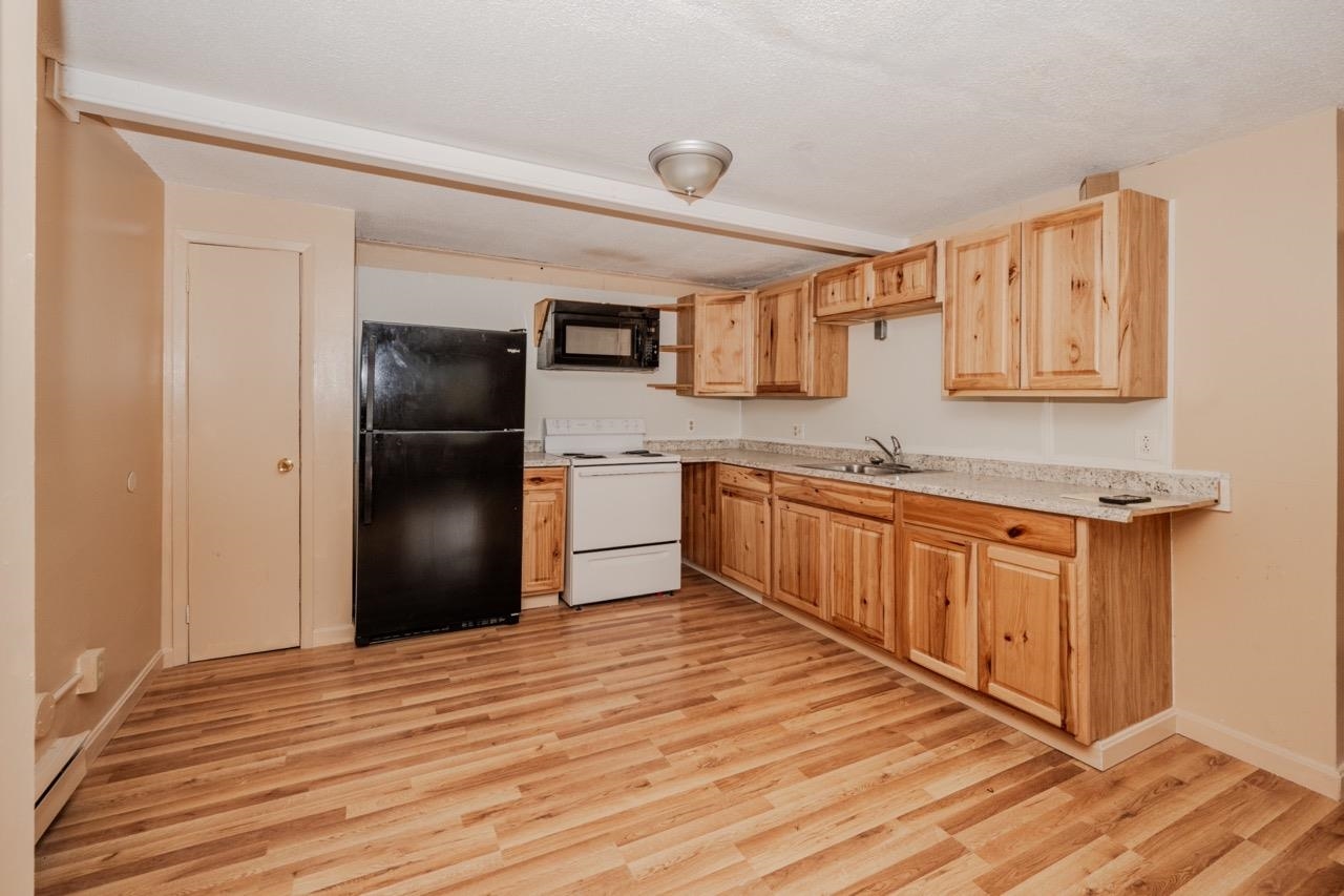 30 Beech Street, Unit 4B Bristol, NH 03222 - Photo 3 of 15