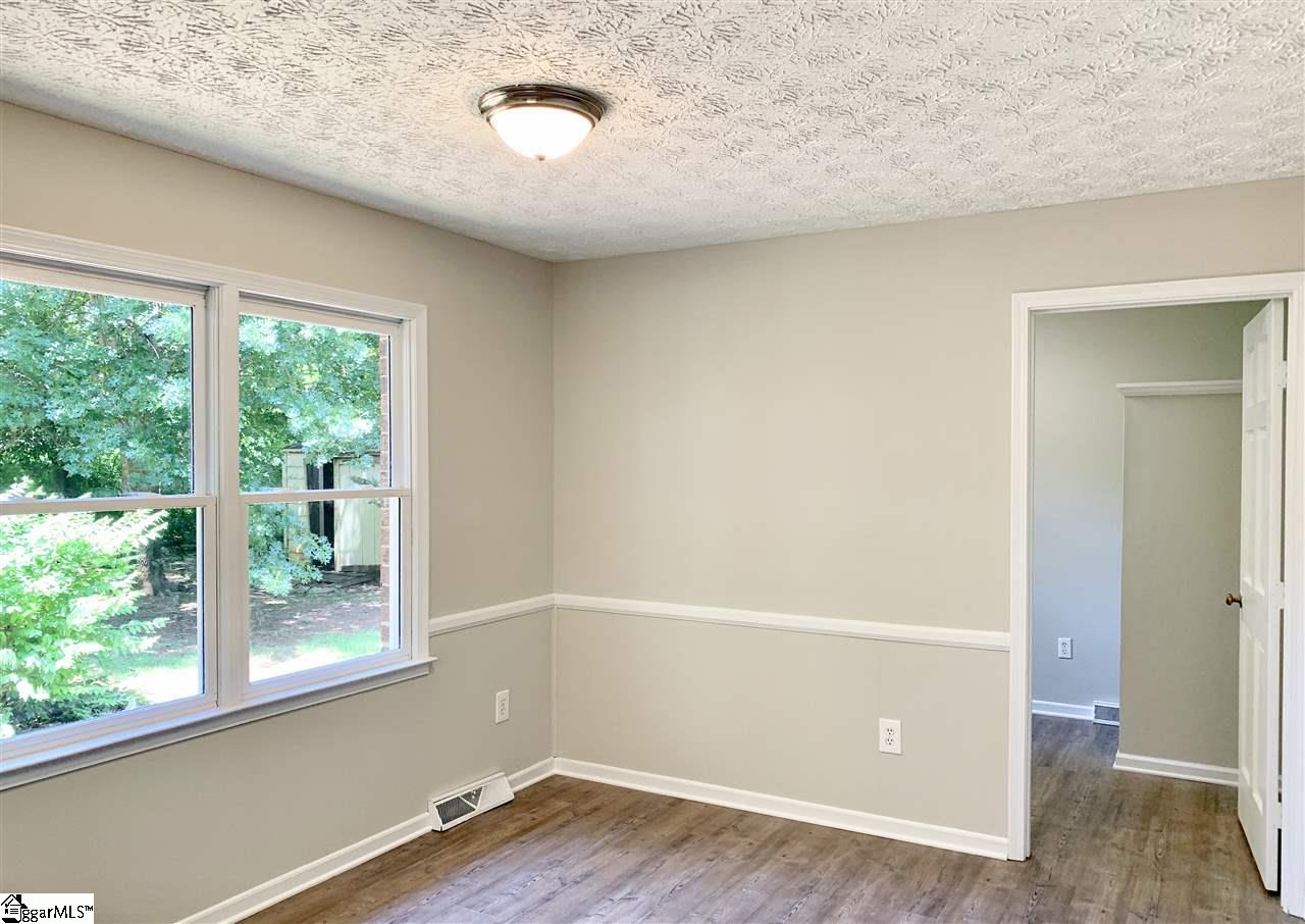 5 Cobblestone Road Greenville, SC 29615 - Photo 3 of 14 Gallery Image 3