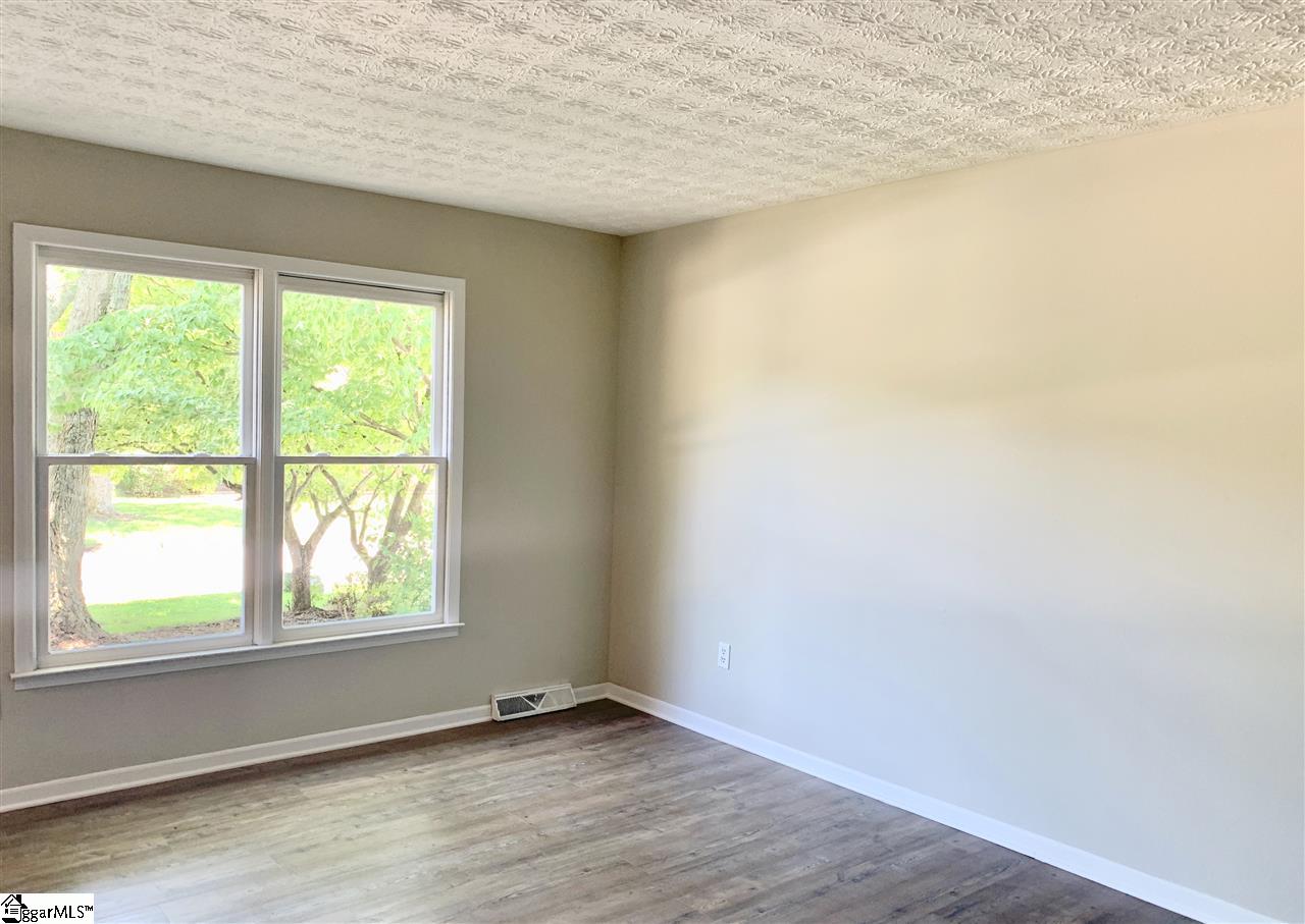 5 Cobblestone Road Greenville, SC 29615 - Photo 5 of 14 Gallery Image 5