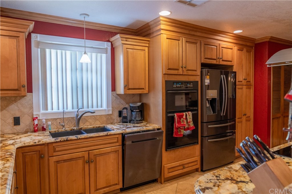 14502 Perilla Avenue Paramount, CA 90723 - Photo 9 of 21