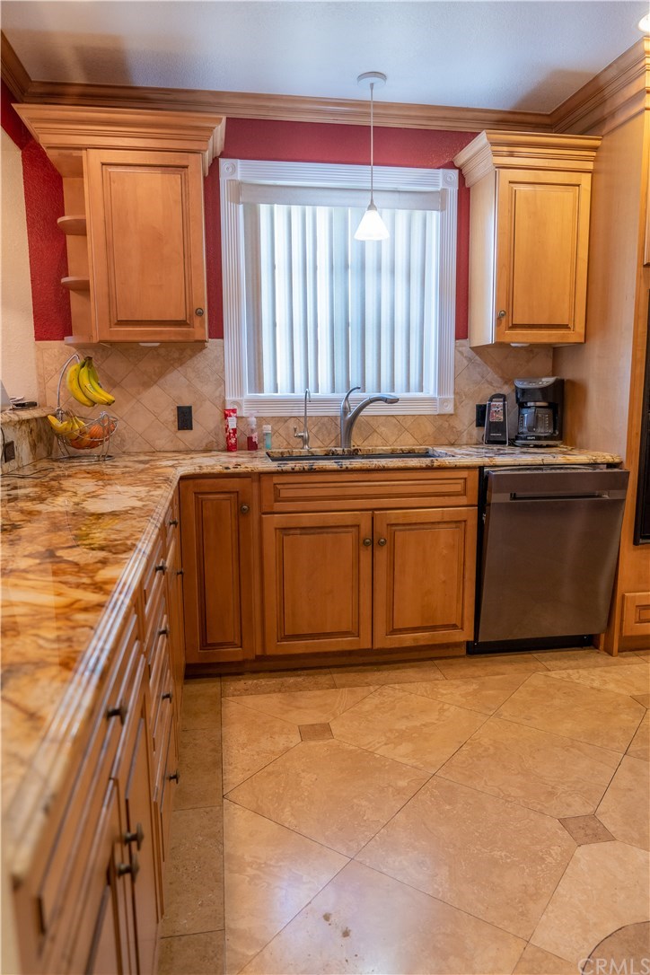 14502 Perilla Avenue Paramount, CA 90723 - Photo 10 of 21