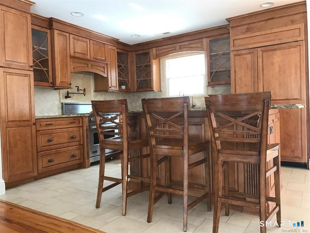 51 Continental Drive Ridgefield, CT 06877 - Photo 5 of 17