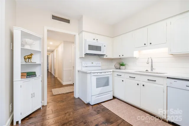 $285,000 | 4527 Gaynor Road, Unit 303, Charlotte, NC 28211