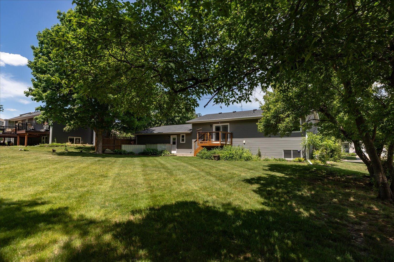 906 High Meadow Lane Southwest Rochester, MN 55902 - Photo 33 of 36