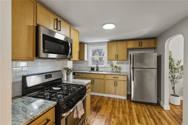 $324,900 | 6 Field Avenue, West Warwick, RI 02893