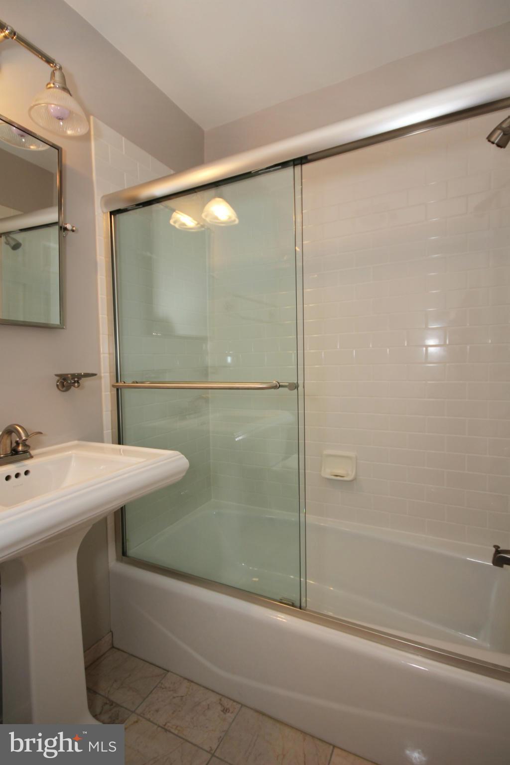 8020 Northumberland Road Springfield, VA 22153 - Photo 15 of 30 Bath